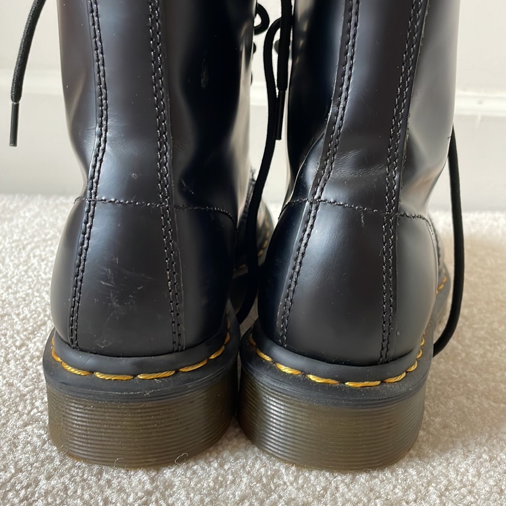 Doc Martins Boot, gently used - image 3